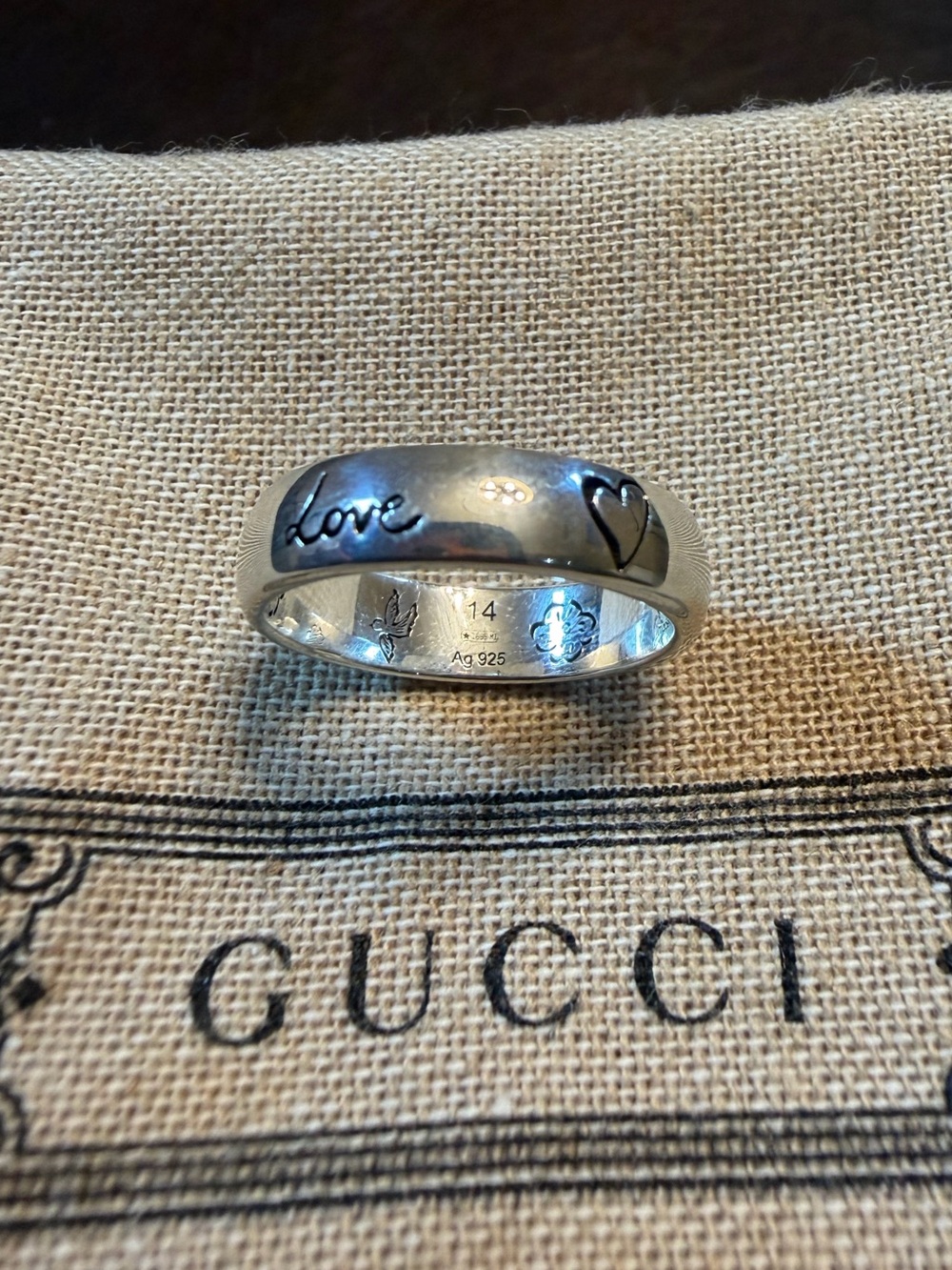 New Authentic Gucci GG Logo Blind For Love Silver Ring - Picture 12 of 16